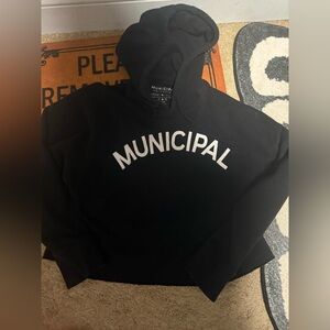 MUNICIPAL Woman’s  OG crop hoodie